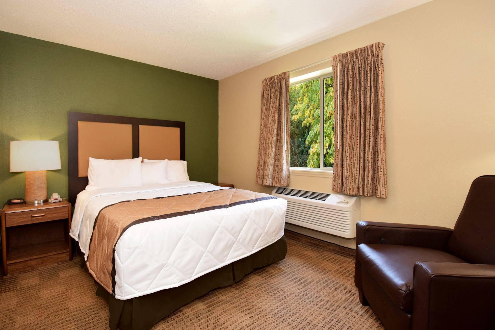 Extended Stay America Suites - Chicago - Lombard - Yorktown Center Bagian luar foto