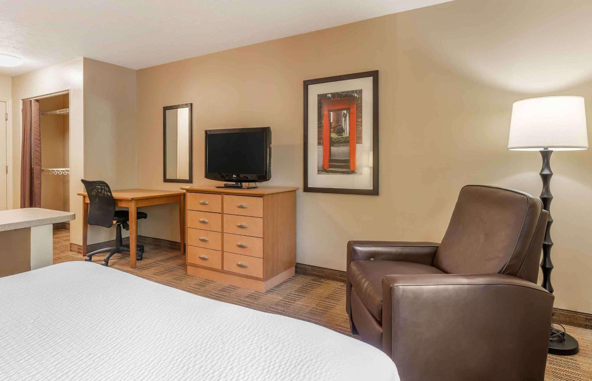 Extended Stay America Suites - Chicago - Lombard - Yorktown Center Bagian luar foto