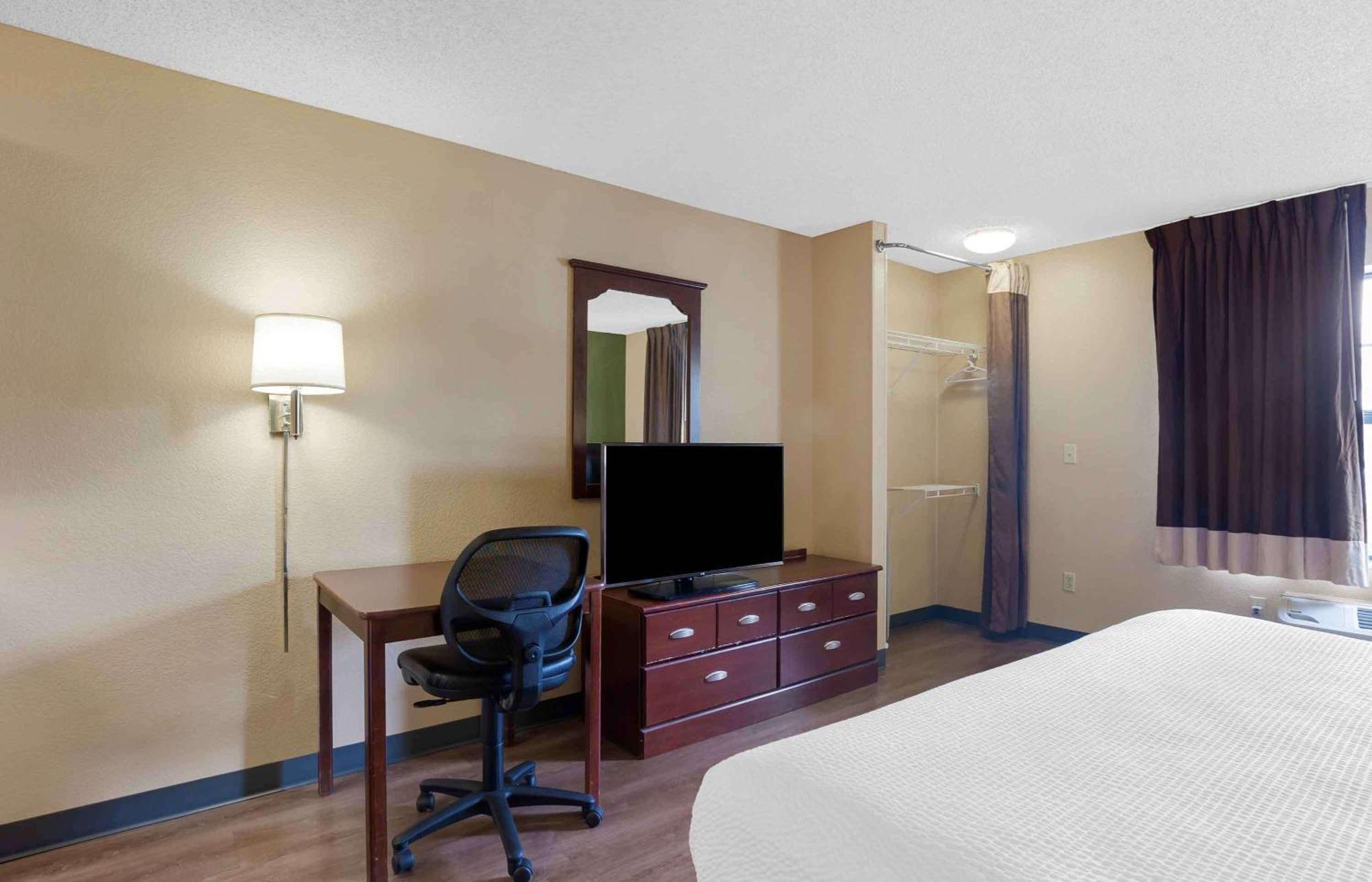 Extended Stay America Suites - Chicago - Lombard - Yorktown Center Bagian luar foto